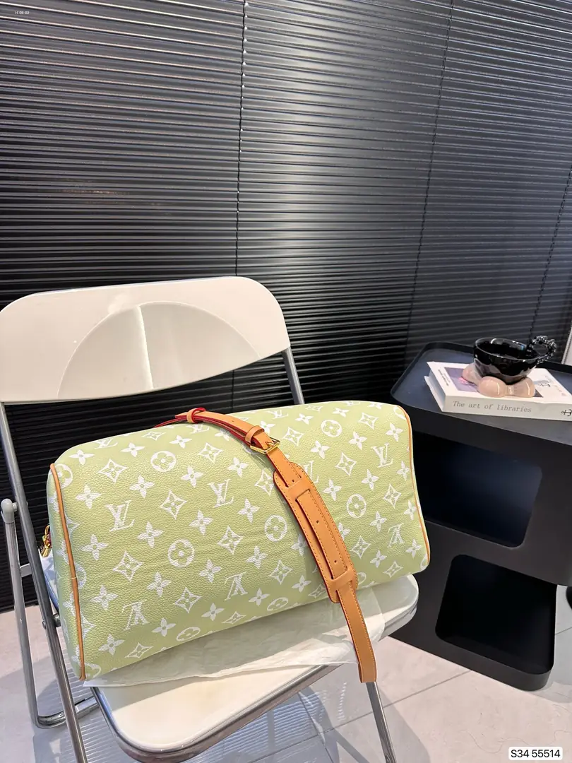 Kng4016  LV 85$ gallery