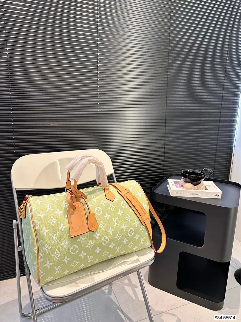 Kng4016  LV 85$ gallery