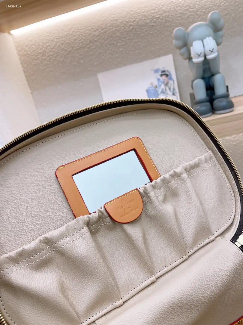 Kng4018  LV  58$ gallery