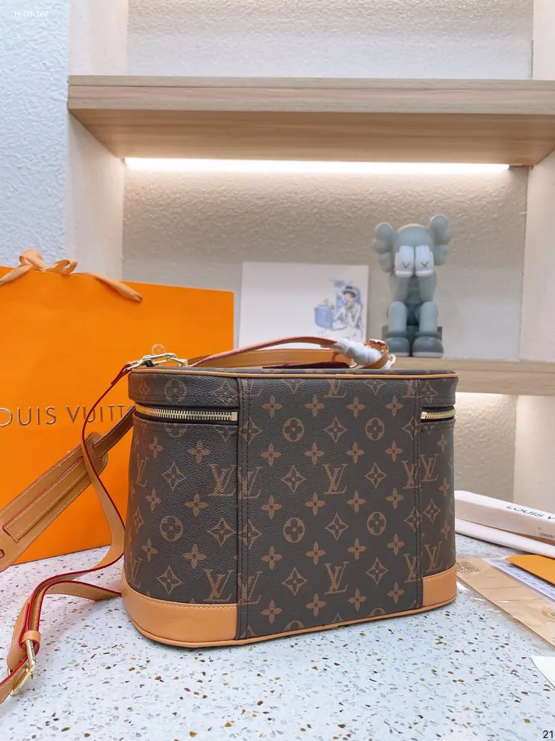 Kng4018  LV  58$ gallery