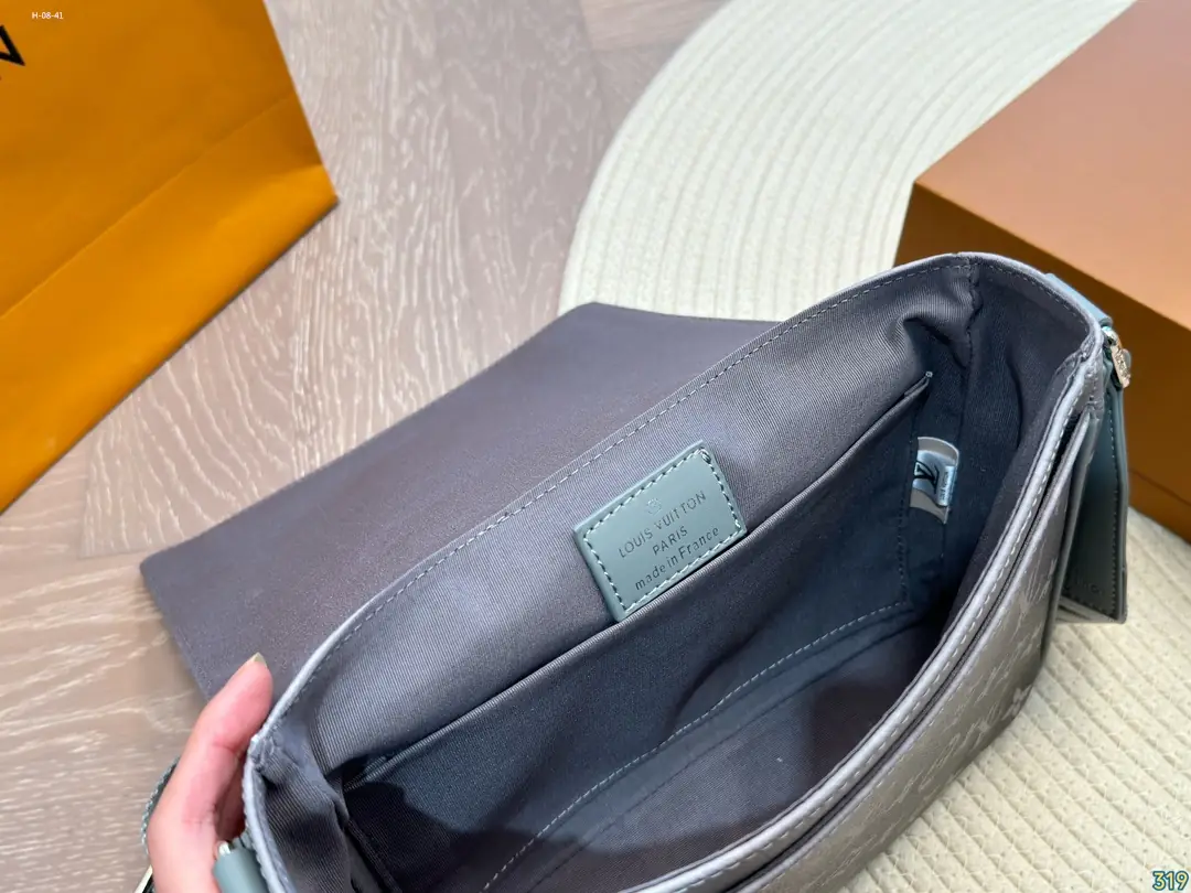 Kng4019  LV 68$ gallery