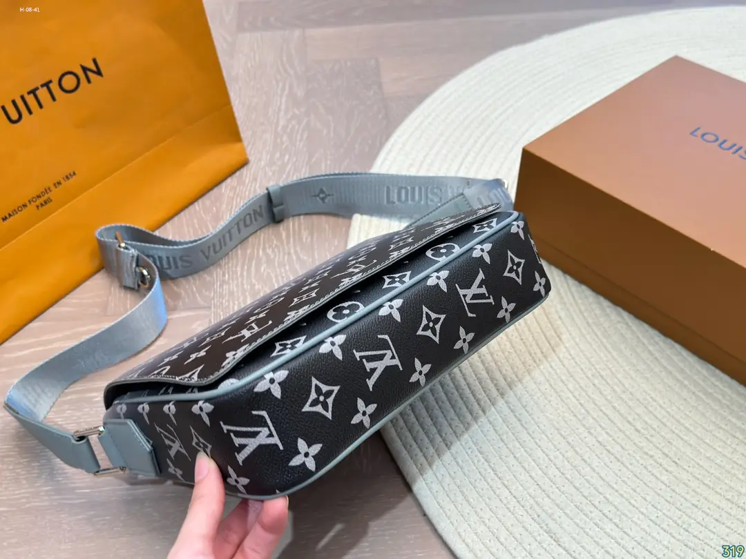 Kng4019  LV 68$ gallery