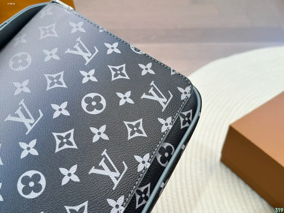 Kng4019  LV 68$ gallery