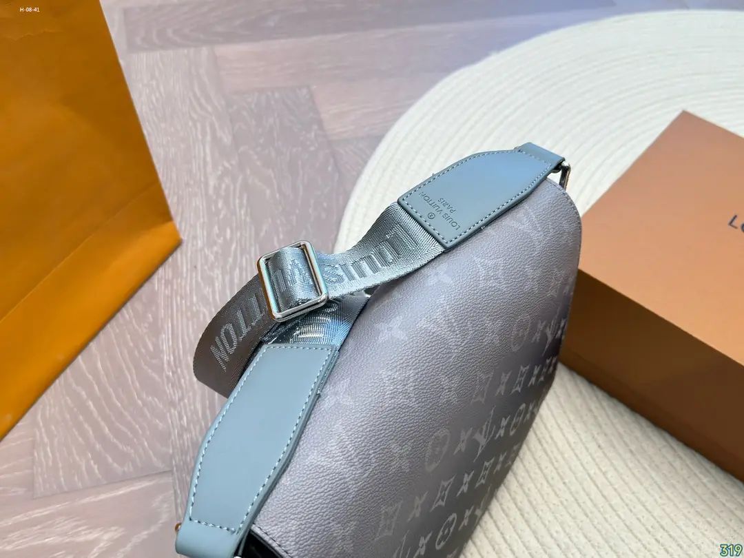 Kng4019  LV 68$ gallery