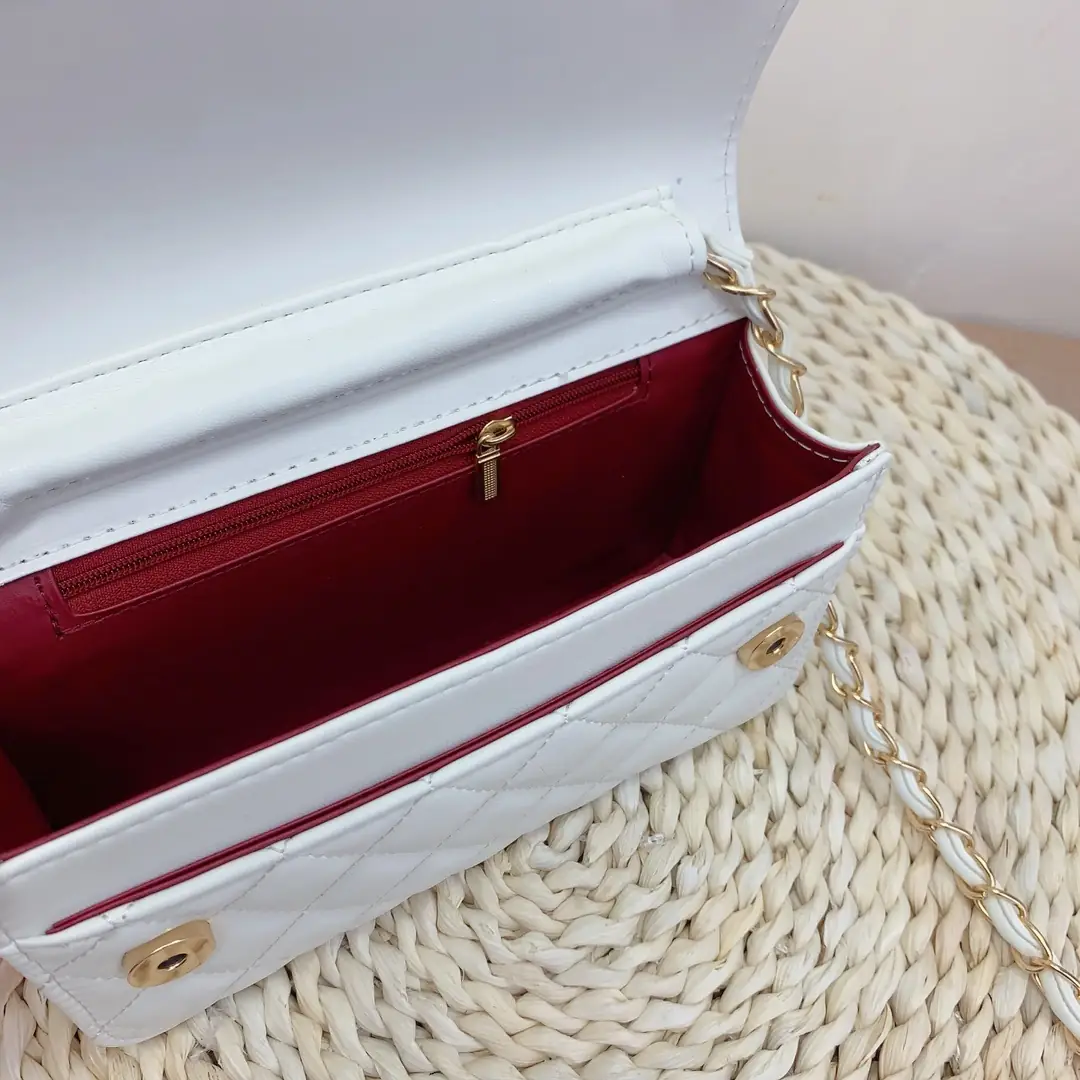 Kng4030 Chanel  85$ gallery