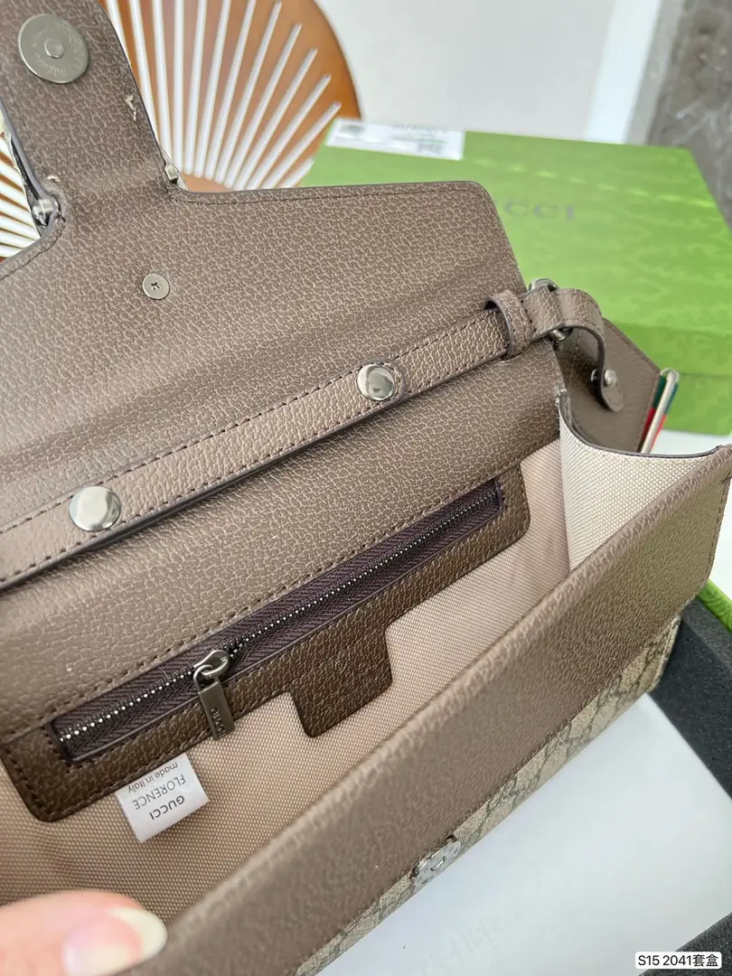 Kng4032 Gucci  65$ gallery