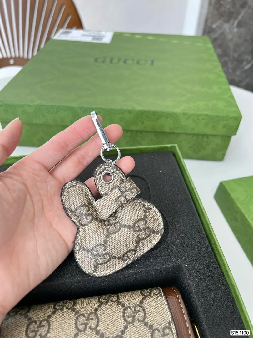 Kng4033 Gucci  65$ gallery