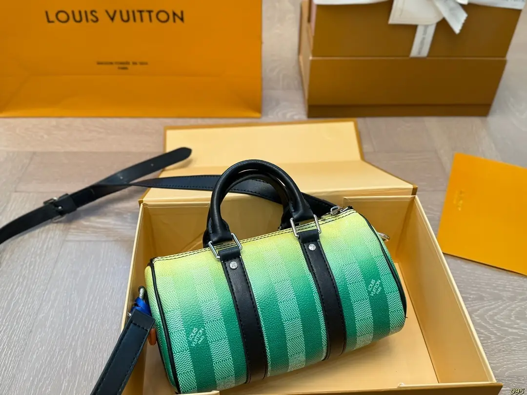 Kng4202  LV 95$ gallery