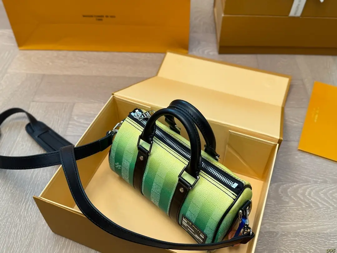 Kng4202  LV 95$ gallery