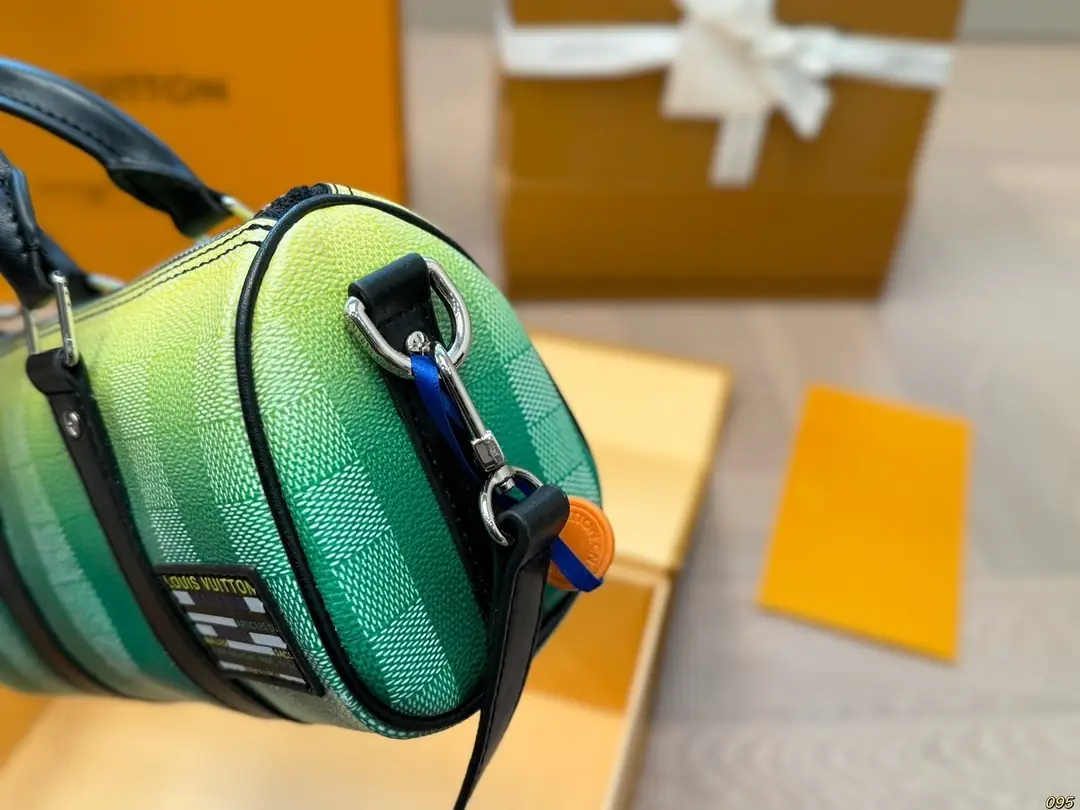 Kng4202  LV 95$ gallery