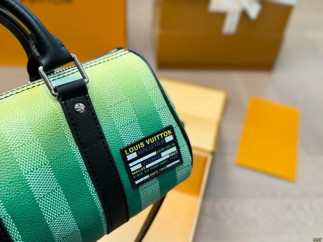 Kng4202  LV 95$ gallery