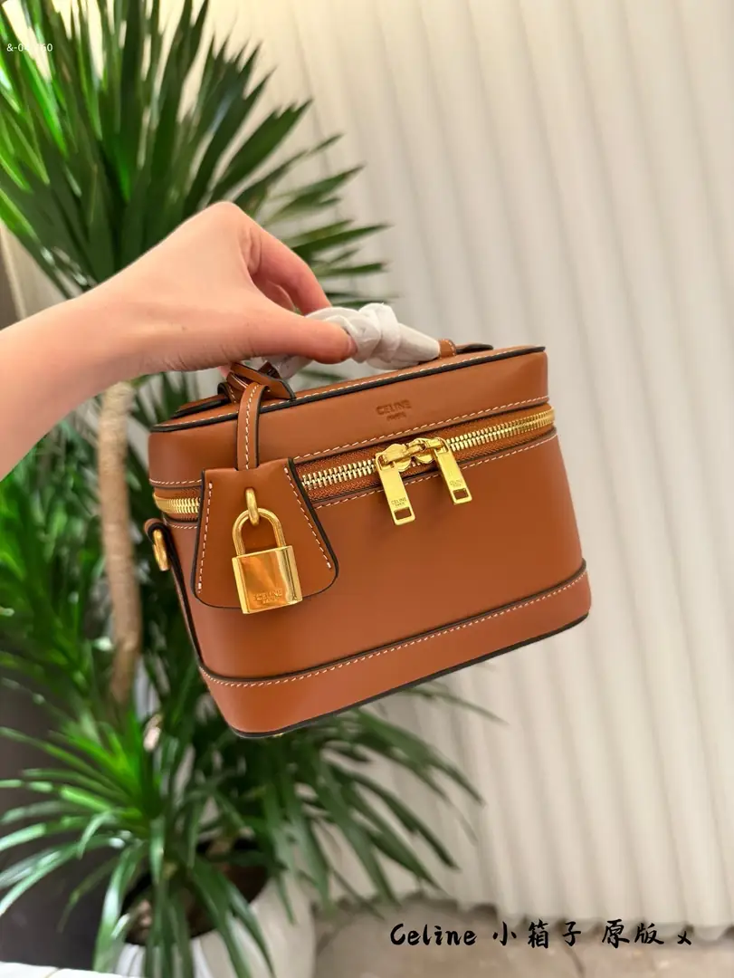 Kng4213 CéLINE  68$ gallery