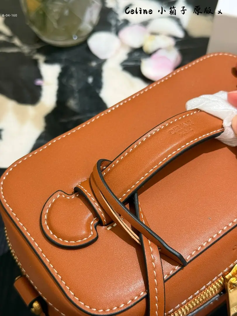 Kng4213 CéLINE  68$ gallery