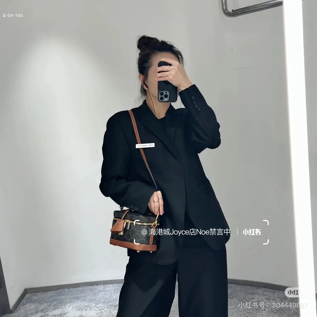 Kng4213 CéLINE  68$ gallery