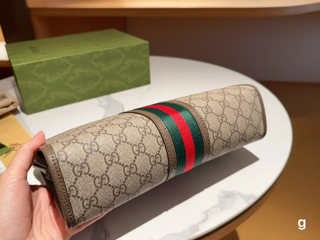 Kng4216 Gucci  69.8$ gallery