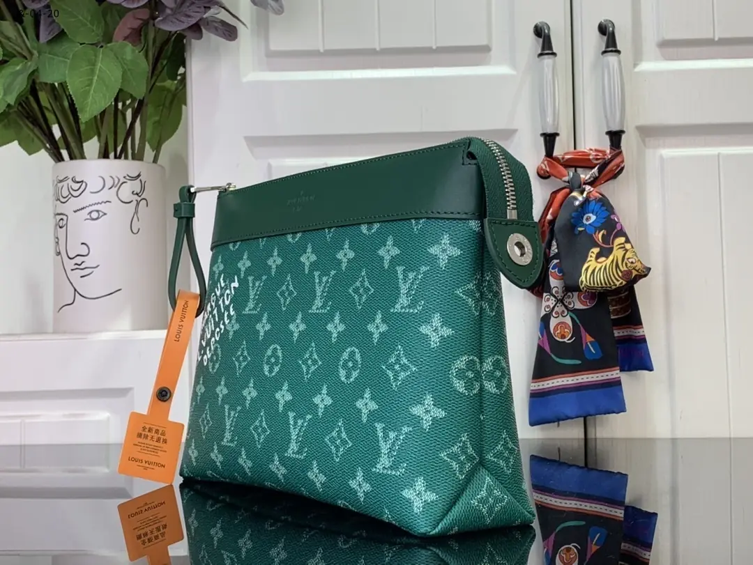 Kng4224  LV  89$ gallery