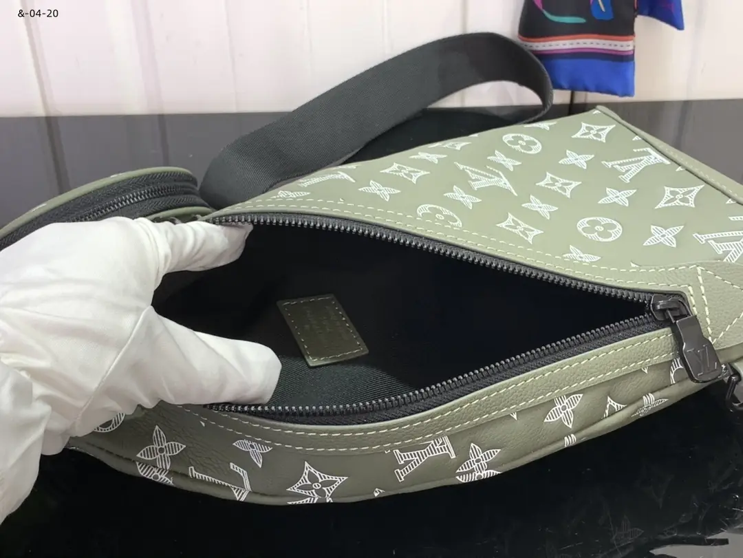 Kng4225 LV  89$ gallery