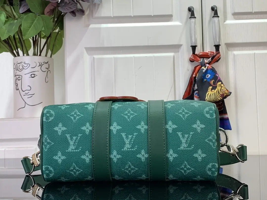 Kng4227  LV 89$ gallery