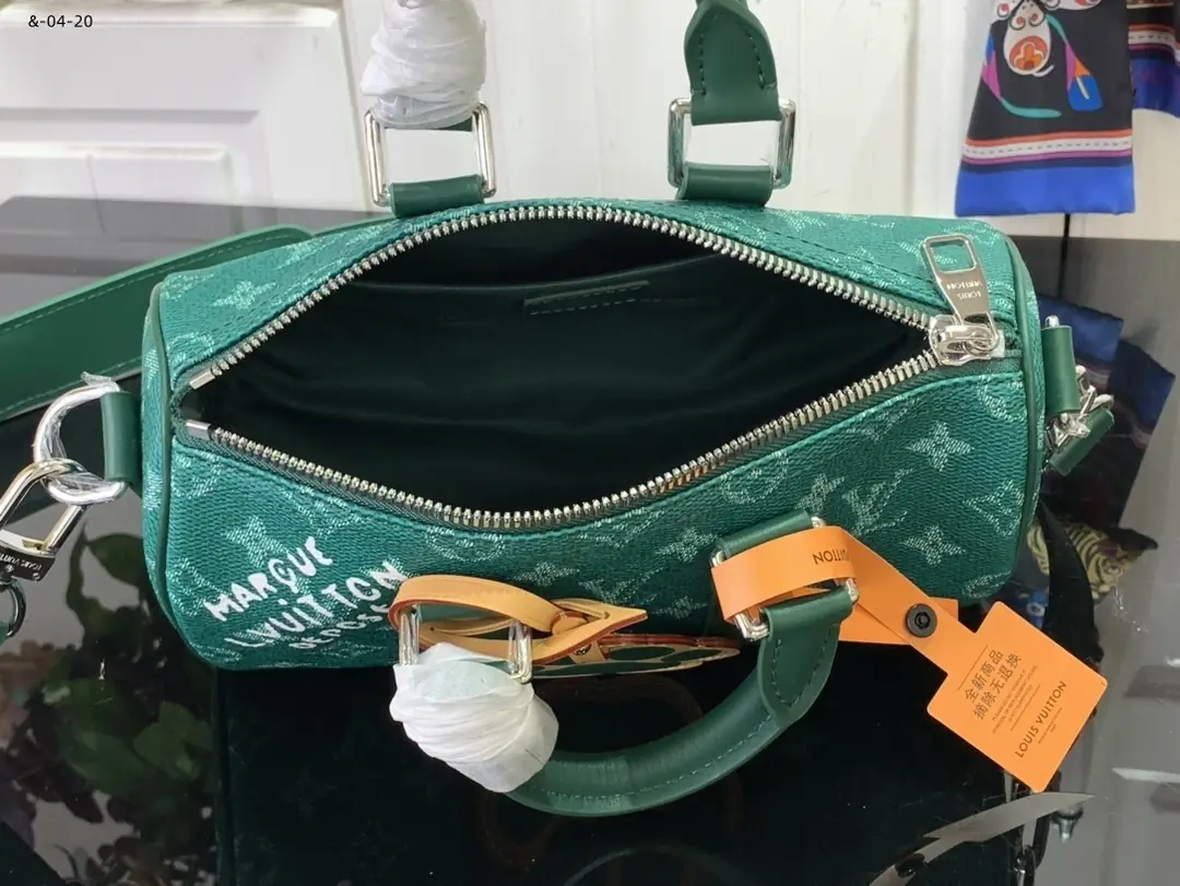 Kng4227  LV 89$ gallery