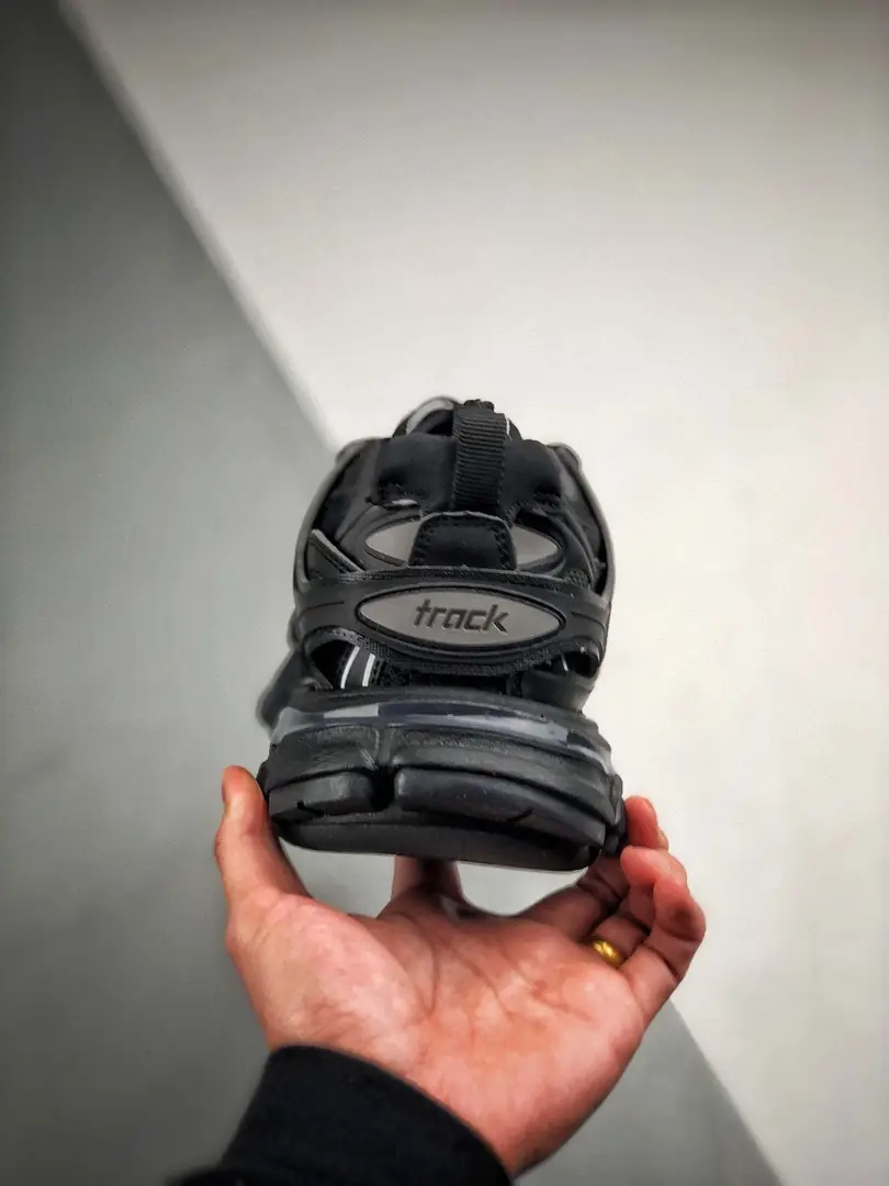 Kng484  Brand Balenciaga  (high quality 1:1 ) 120$ 880 gallery