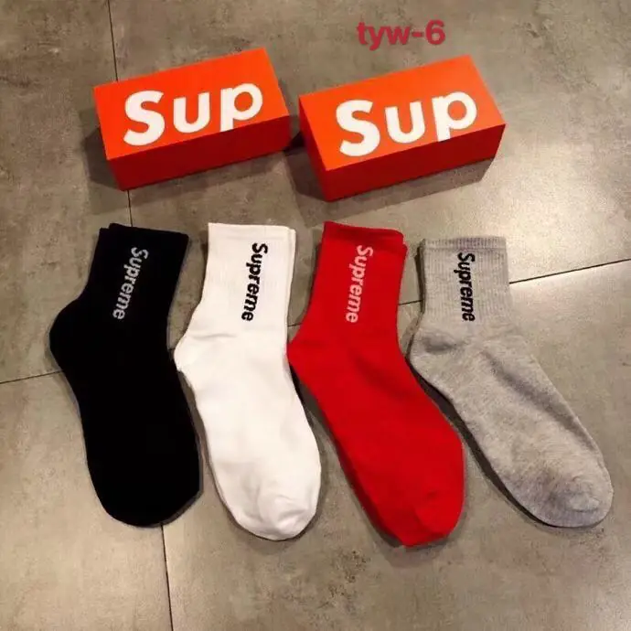 Kng492  NIKE socks 4A+ 26.99$ 220 gallery