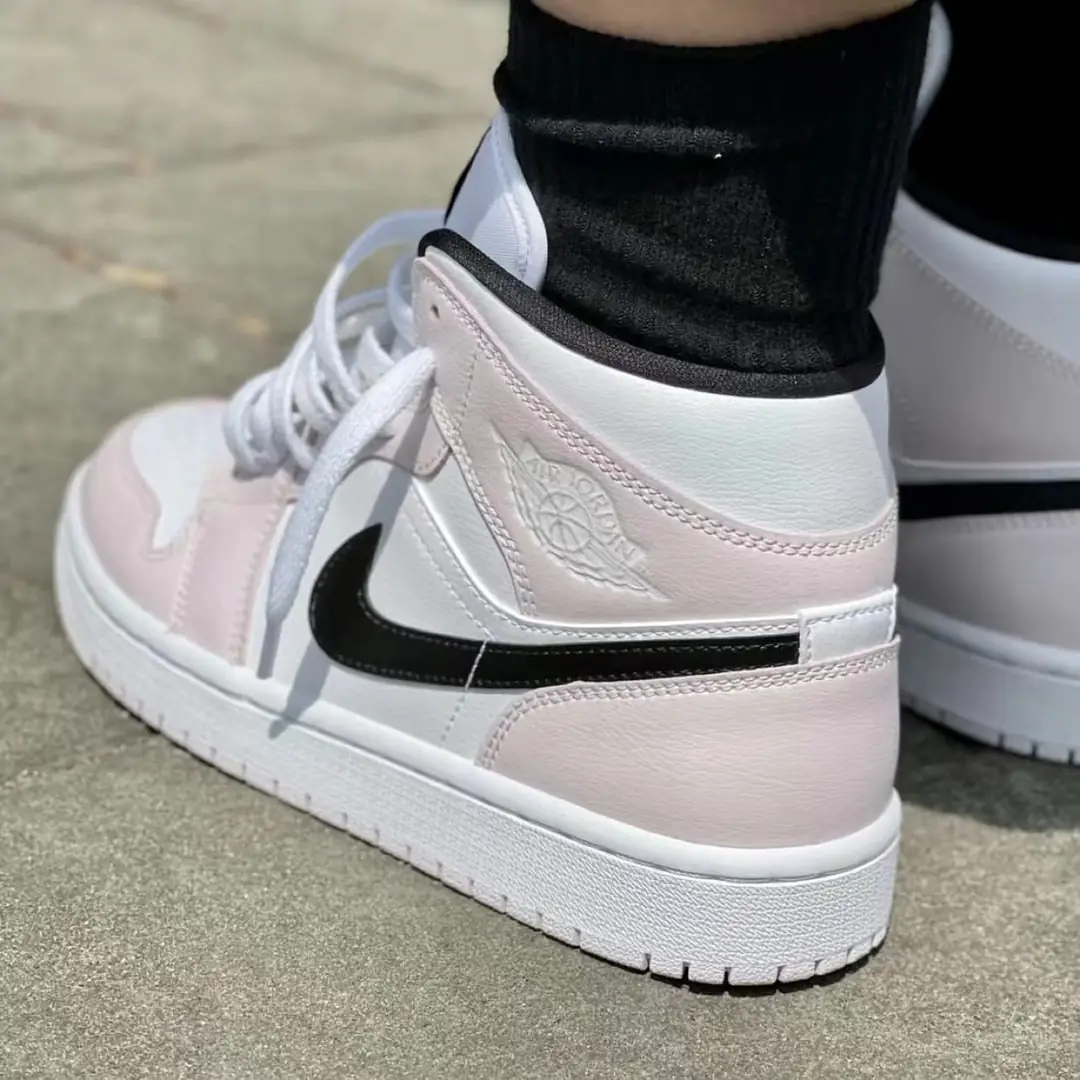 Kng546  AJ SB 300 40$ gallery