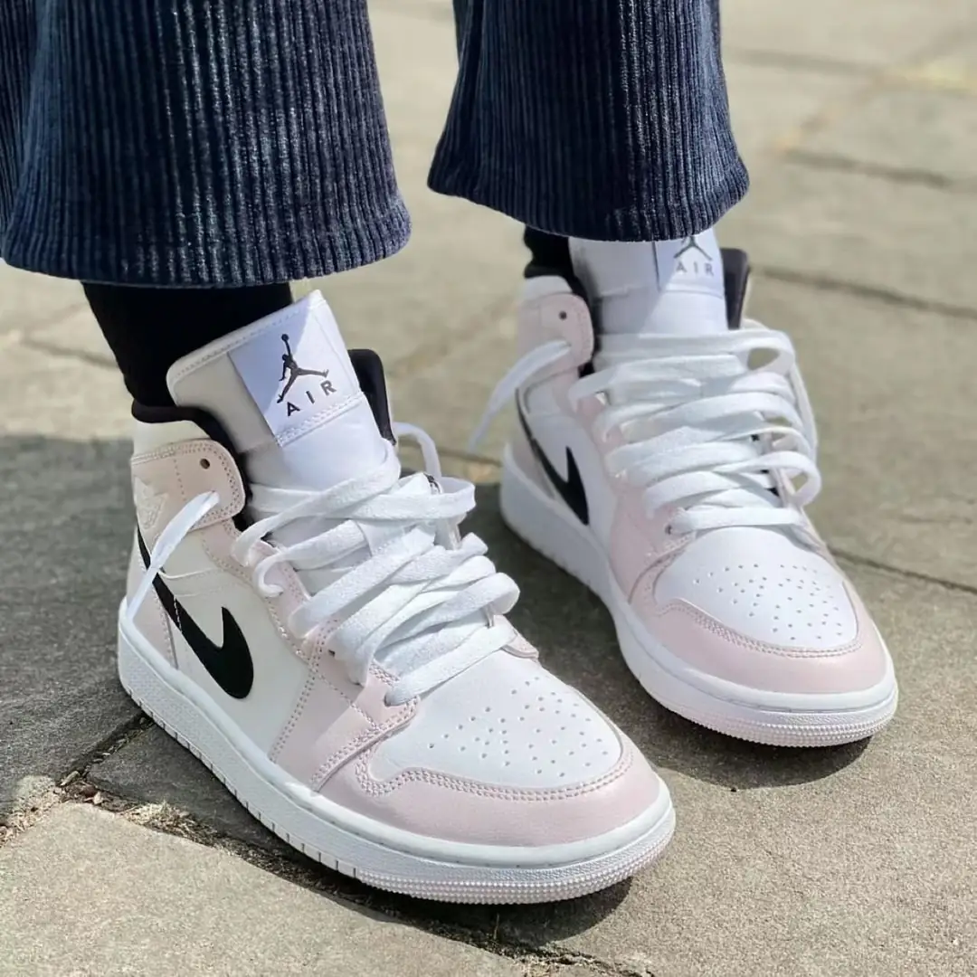 Kng546  AJ SB 300 40$ gallery