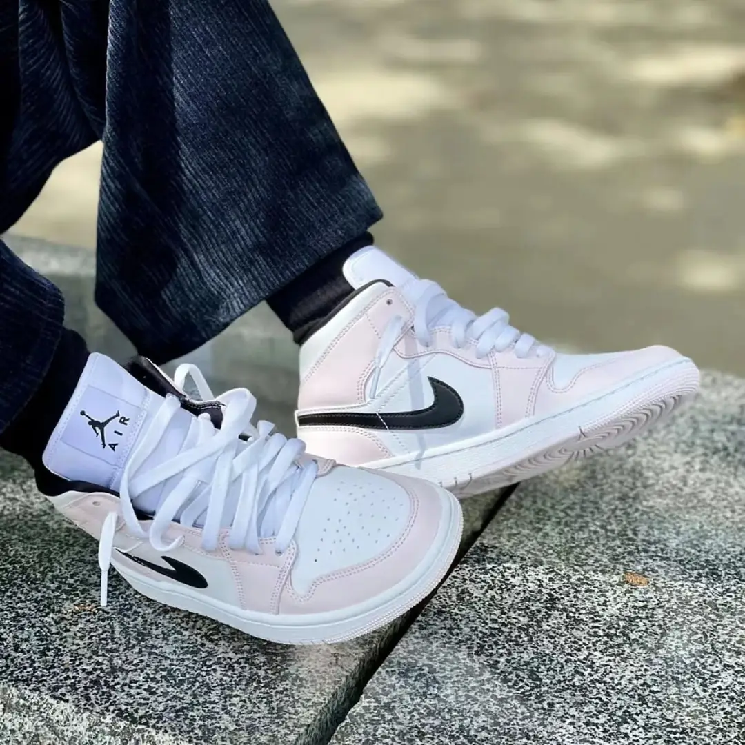 Kng546  AJ SB 300 40$ gallery