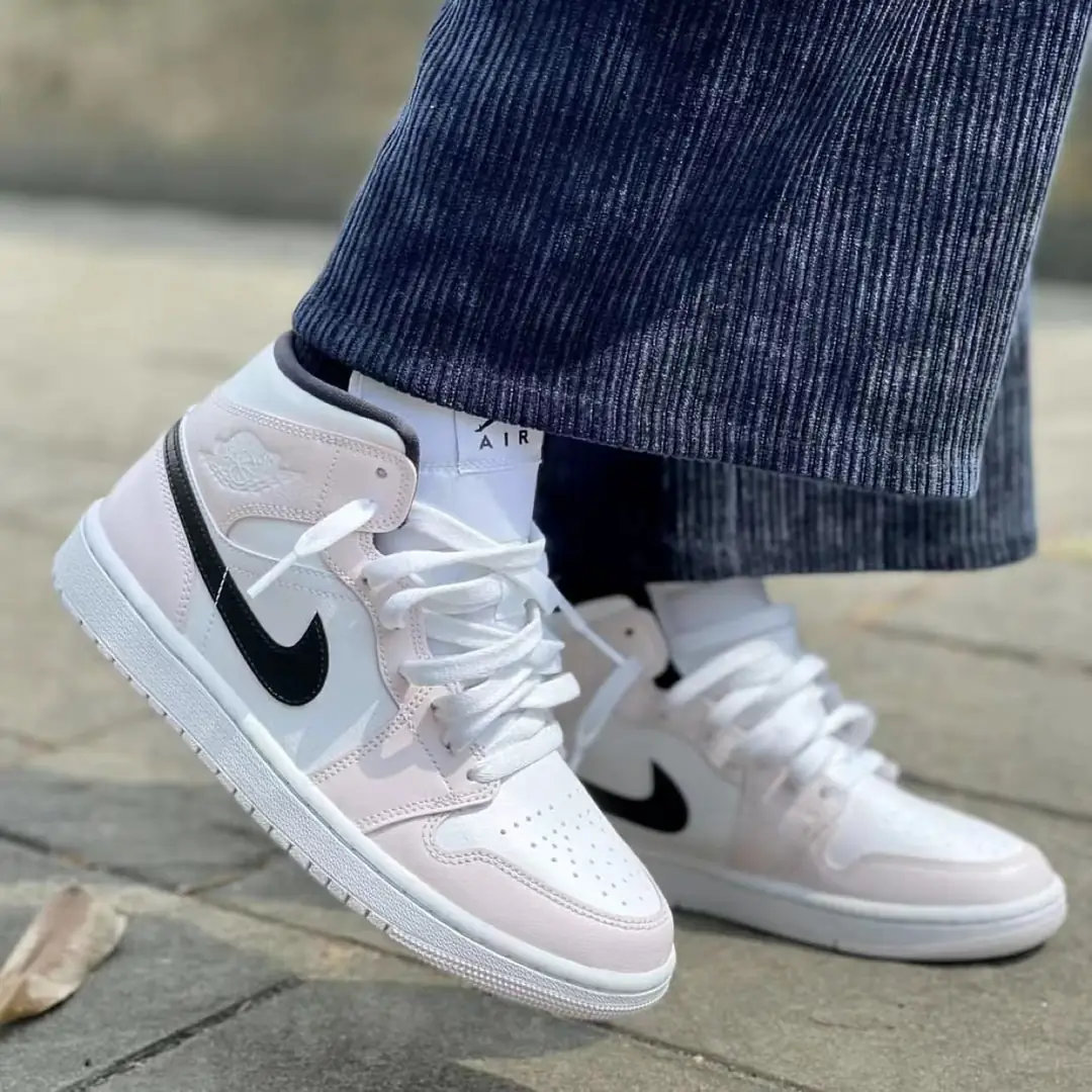 Kng546  AJ SB 300 40$ gallery