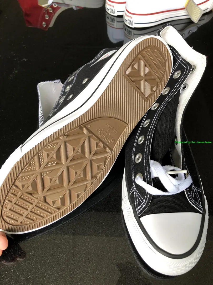 Kng627 Converse 180🤴🏾 24.99$ gallery