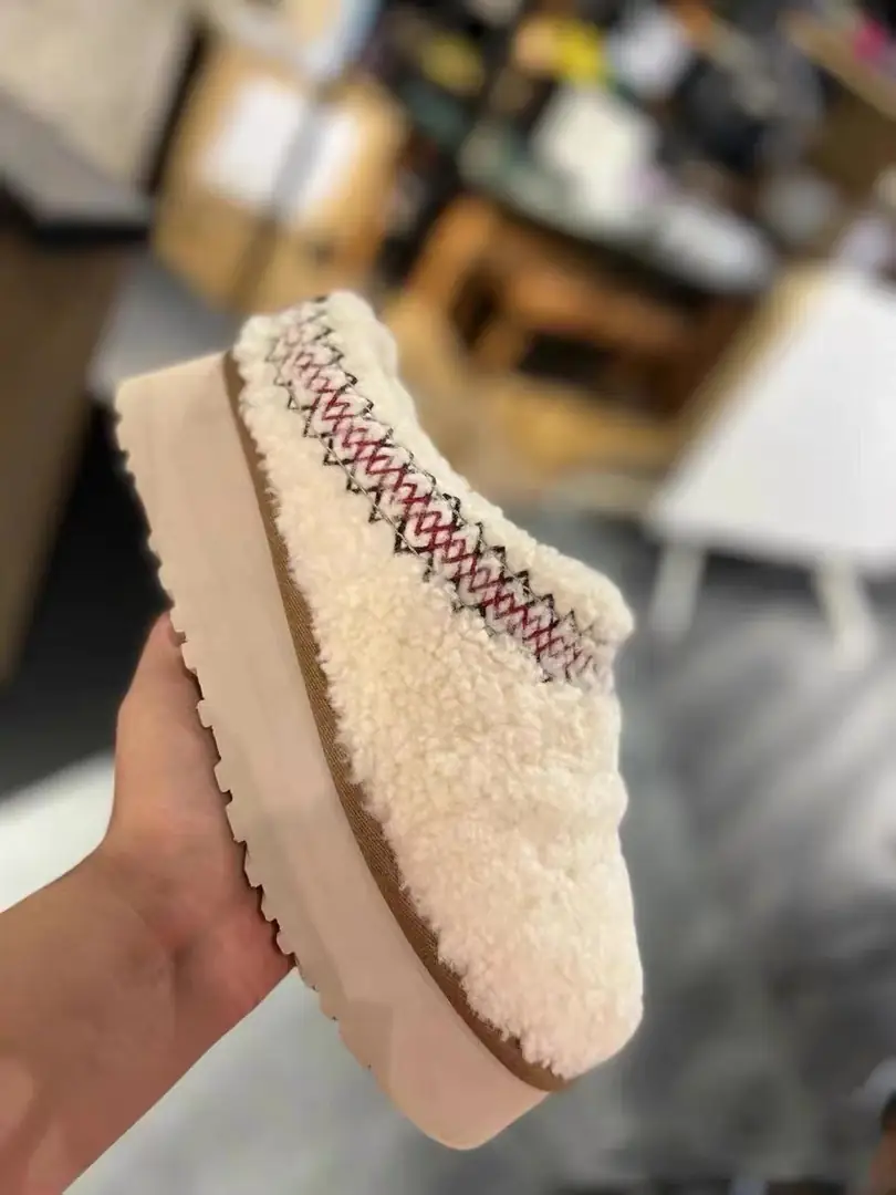 Kng650 UGG 5A+ TOP BOX  430 55$ gallery