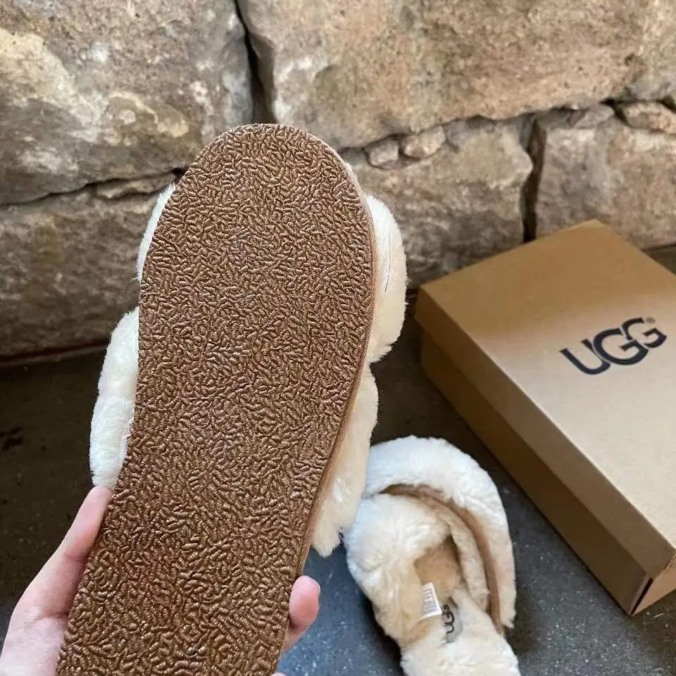 Kng656 UGG  320 41.5$ gallery