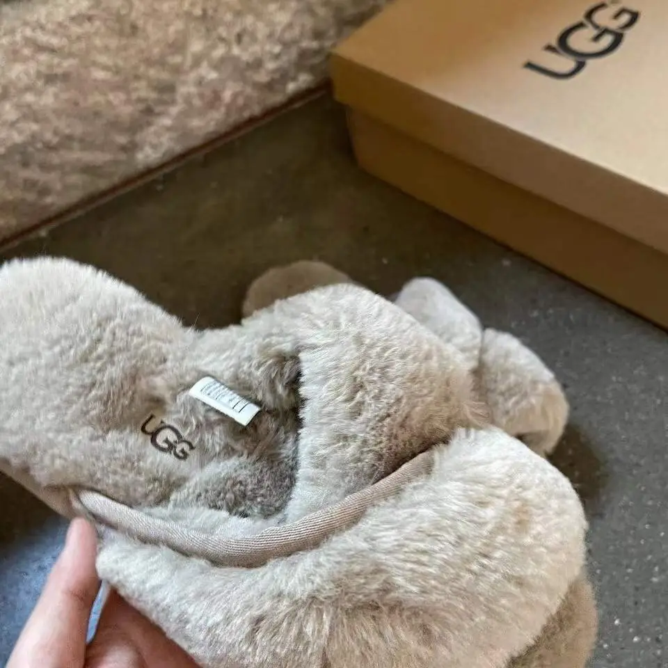 Kng656 UGG  320 41.5$ gallery