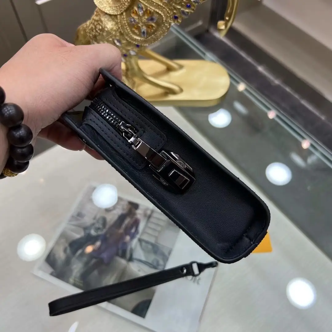 Kng7182  LV  50$ gallery