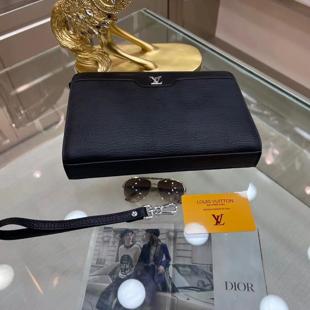 Kng7182  LV  50$ gallery