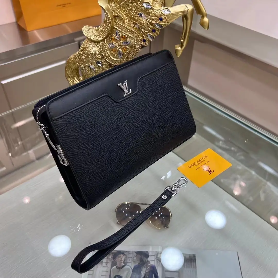 Kng7182  LV  50$ gallery