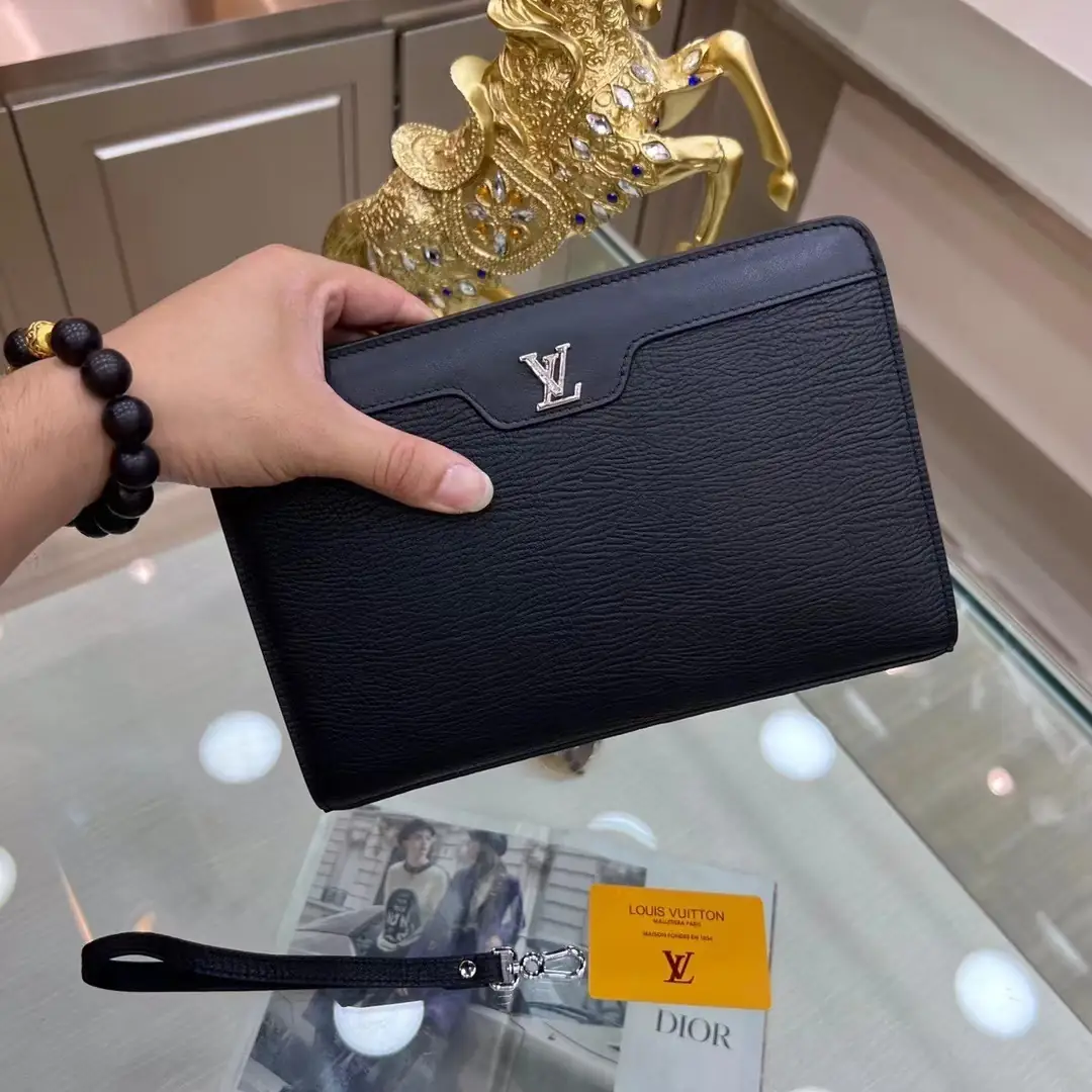 Kng7182  LV  50$ gallery