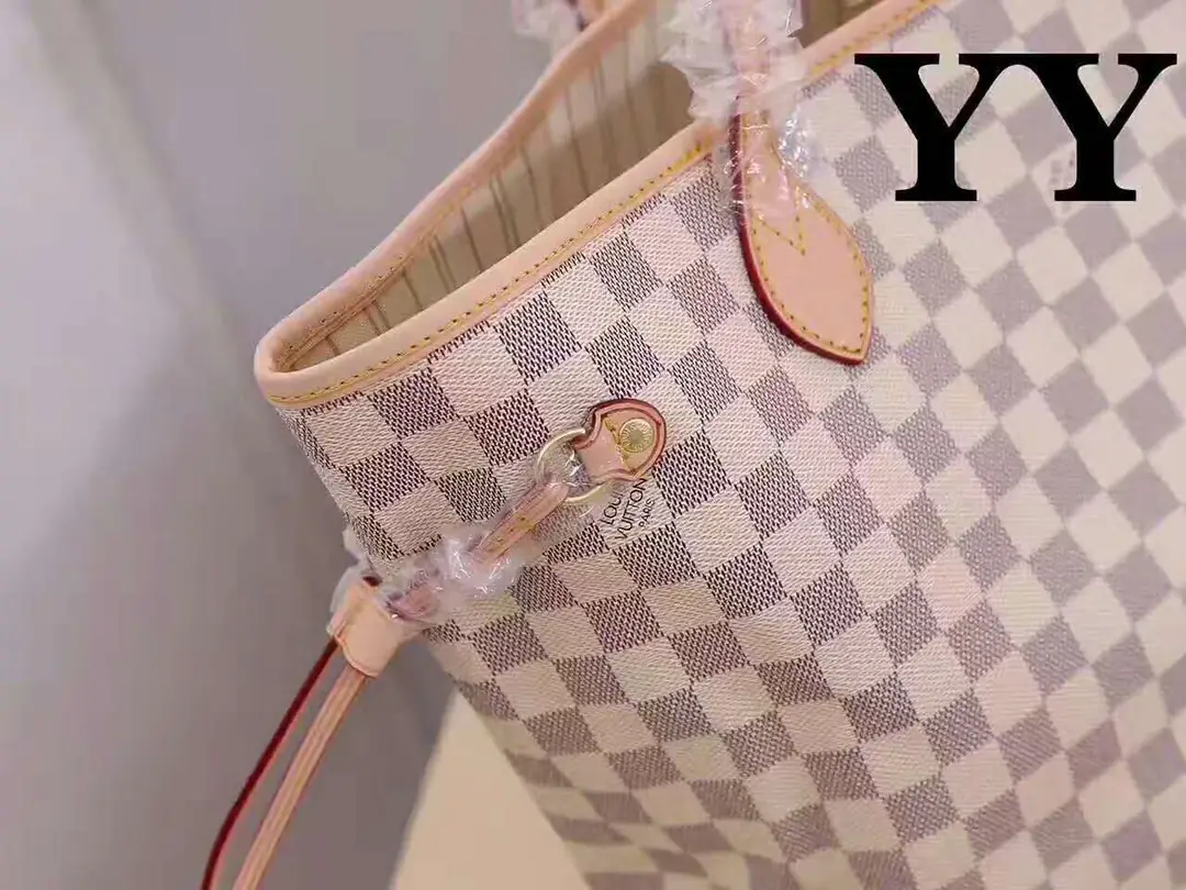 Kng83   Louis Vuitton 220🤴🏾  29$ gallery