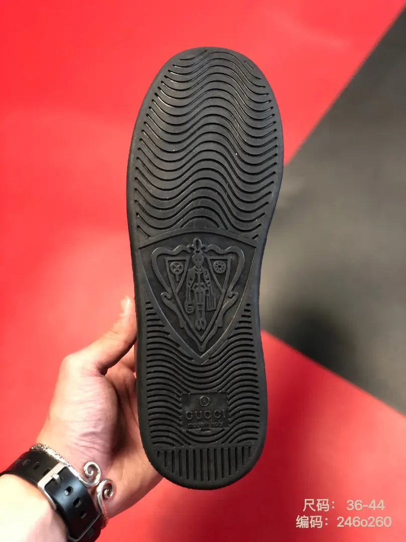 Kng912  Gucci 5A+ BOX 340🤴🏾 48$ gallery