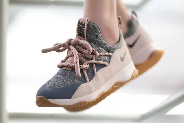 Kng934 Nike W  300🤴🏾 41.5$ gallery