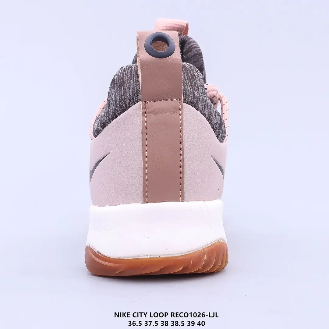 Kng934 Nike W  300🤴🏾 41.5$ gallery