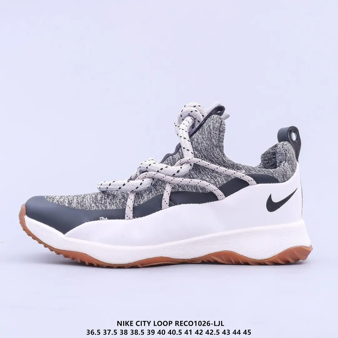 Kng934 Nike W  300🤴🏾 41.5$ gallery