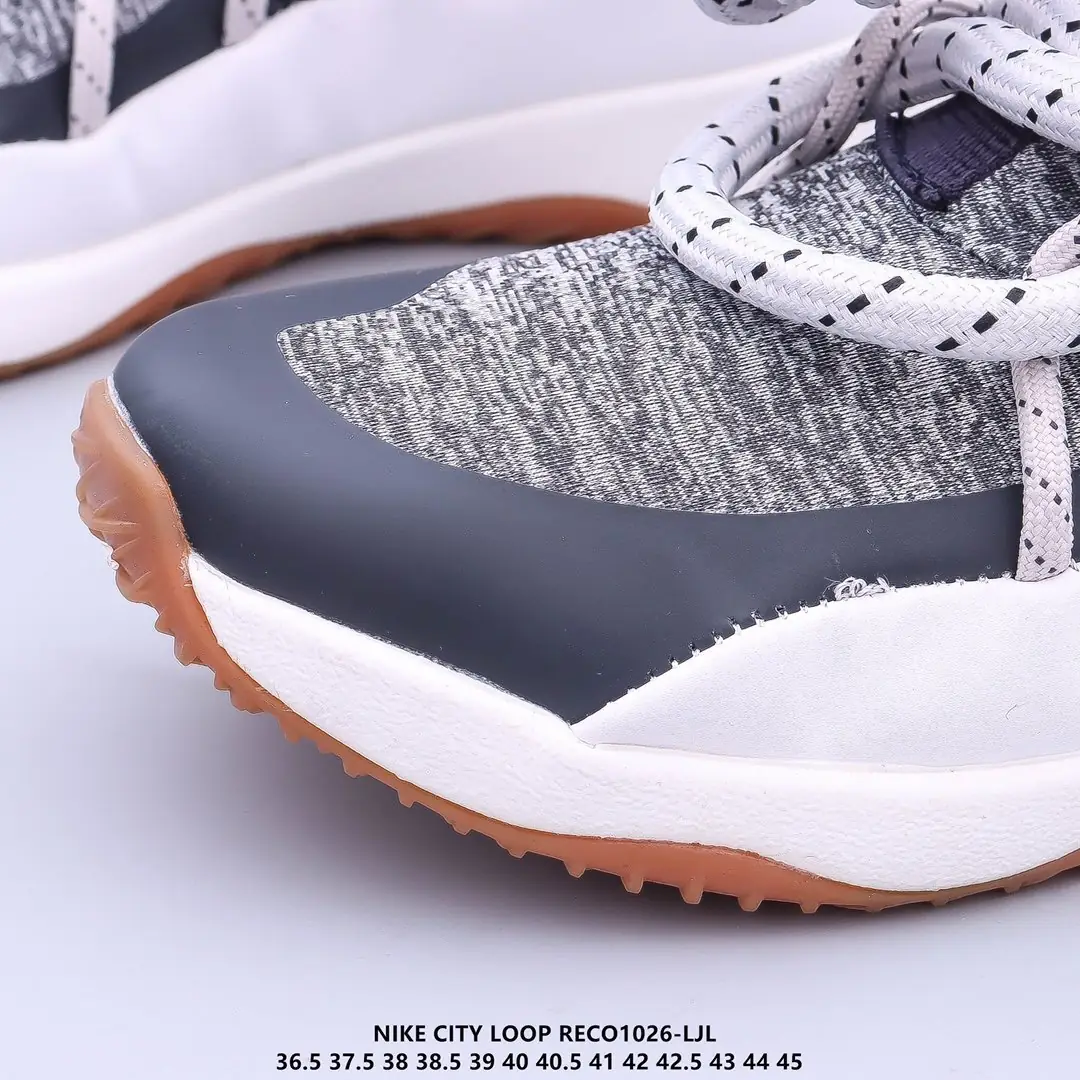 Kng934 Nike W  300🤴🏾 41.5$ gallery