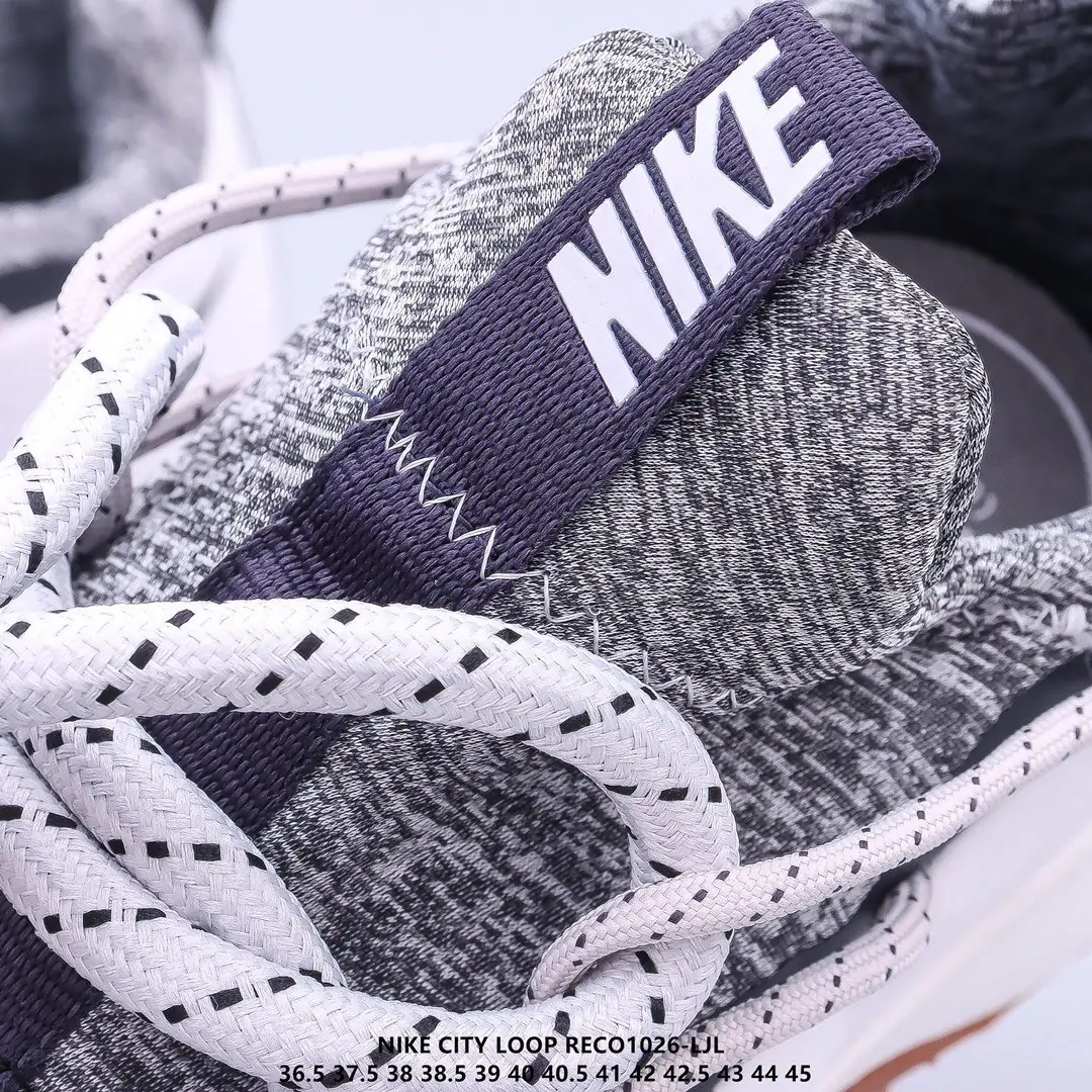 Kng934 Nike W  300🤴🏾 41.5$ gallery