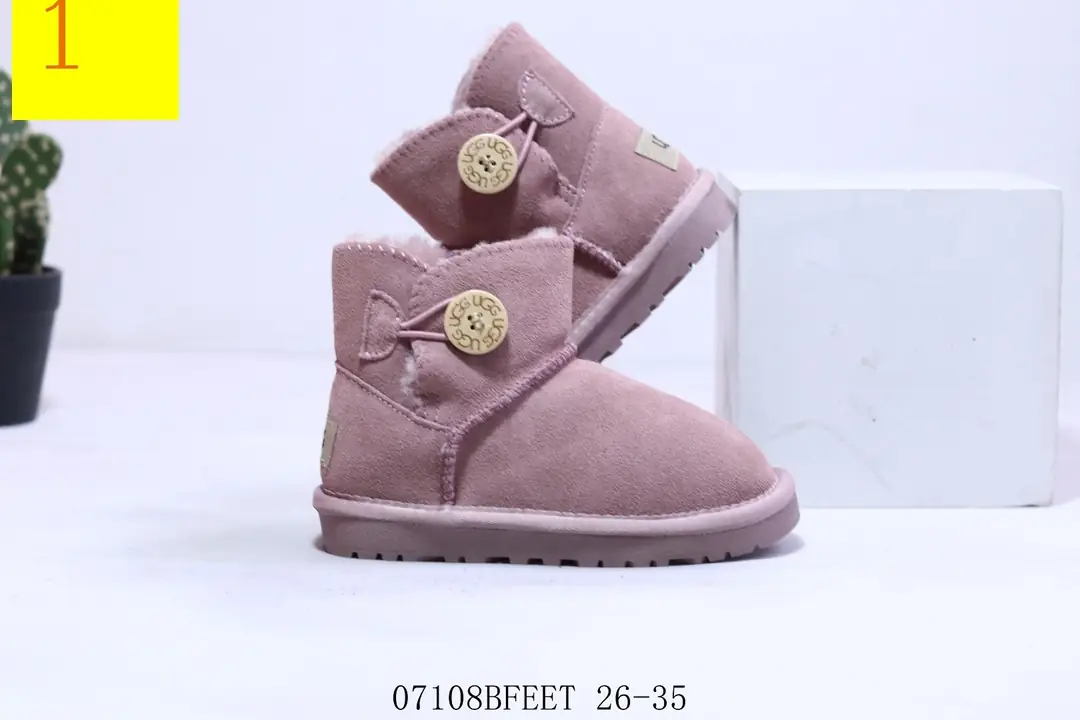 M1005 _UGG $32.44 gallery