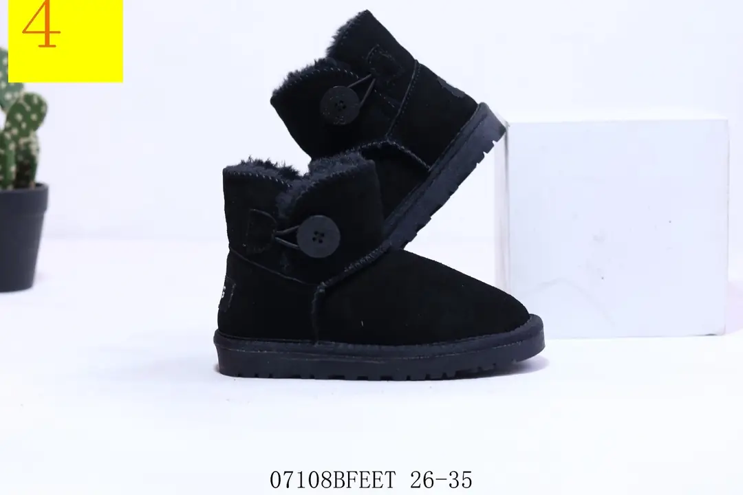 M1005 _UGG $32.44 gallery