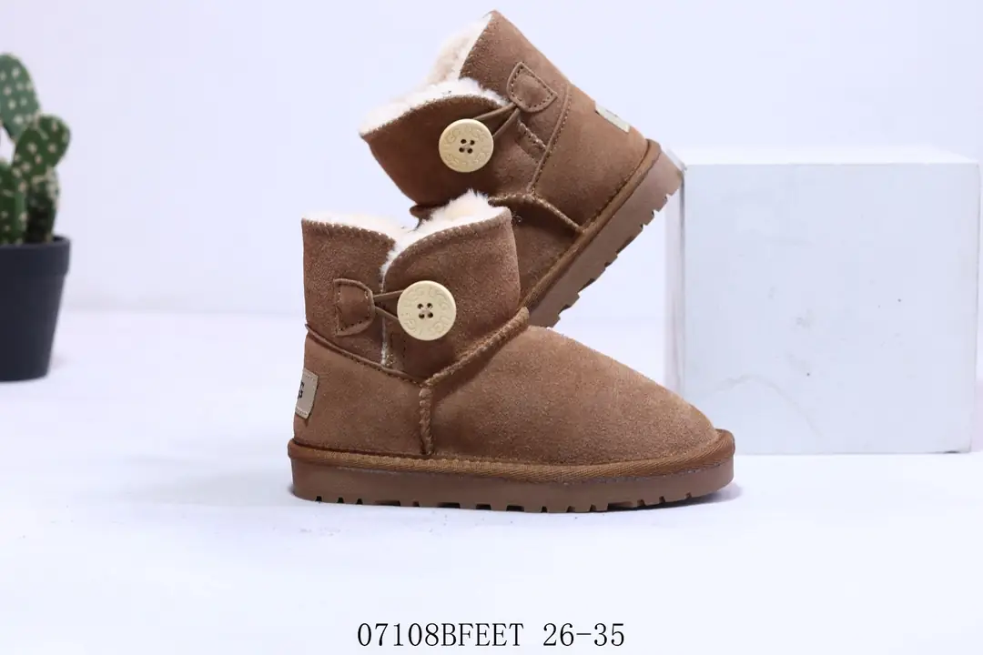 M1005 _UGG $32.44 gallery