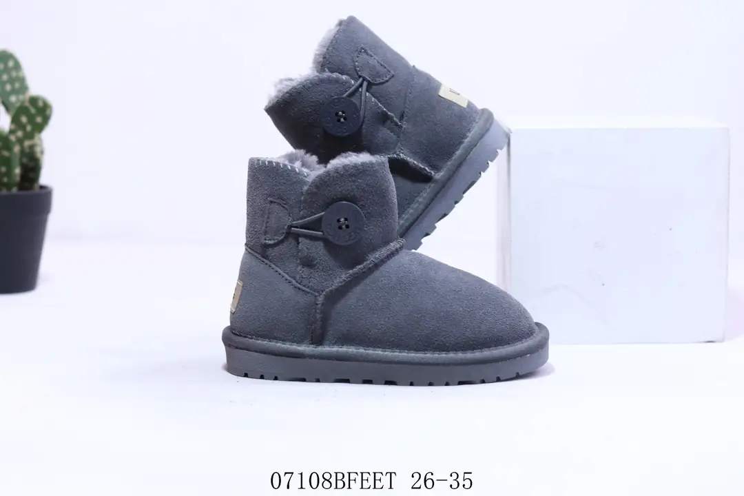 M1005 _UGG $32.44 gallery