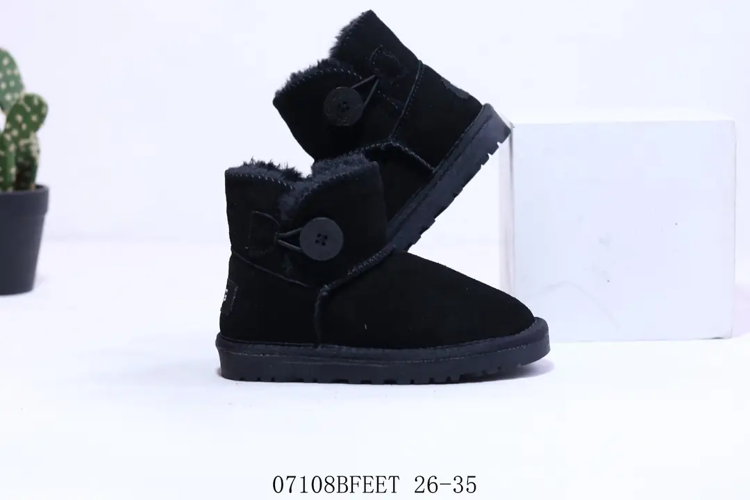 M1005 _UGG $32.44 gallery