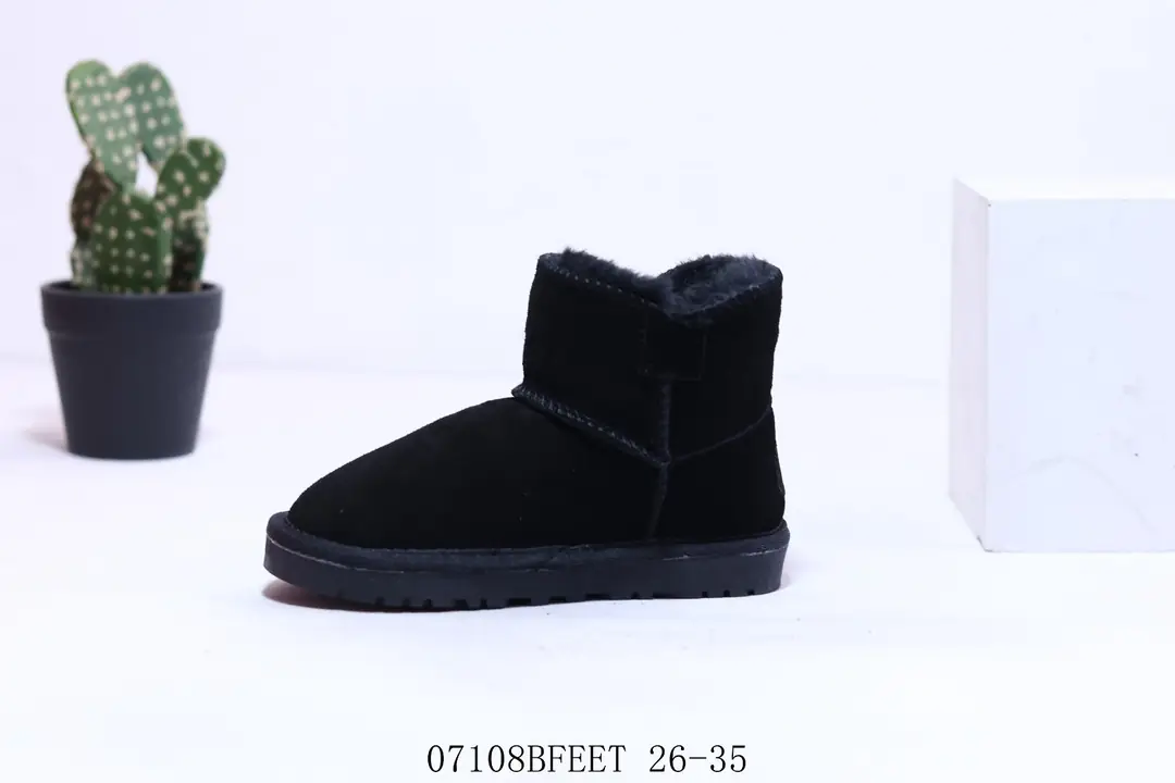 M1005 _UGG $32.44 gallery